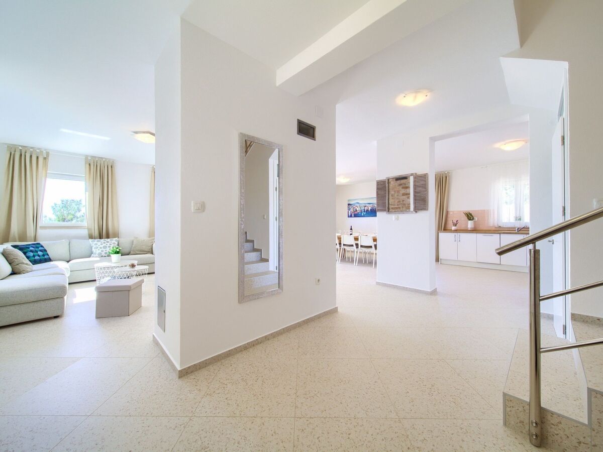 Villa 4 chambres avec piscine chauffée face à la mer, Cres - Photo 16