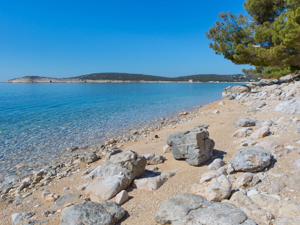 Villa 4 chambres avec piscine chauffée face à la mer, Cres - Photo 46