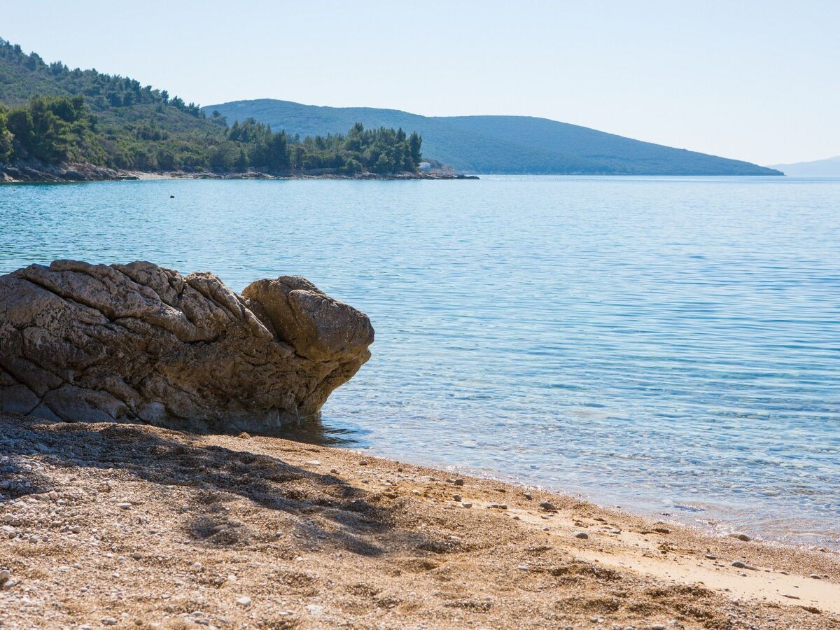 Villa 4 chambres avec piscine chauffée face à la mer, Cres - Photo 47