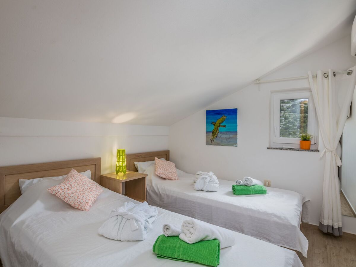 Villa Cres avec vue mer, piscine et Jacuzzi privés - Photo 18