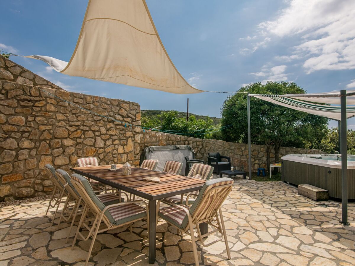 Villa Cres avec vue mer, piscine et Jacuzzi privés - Photo 35