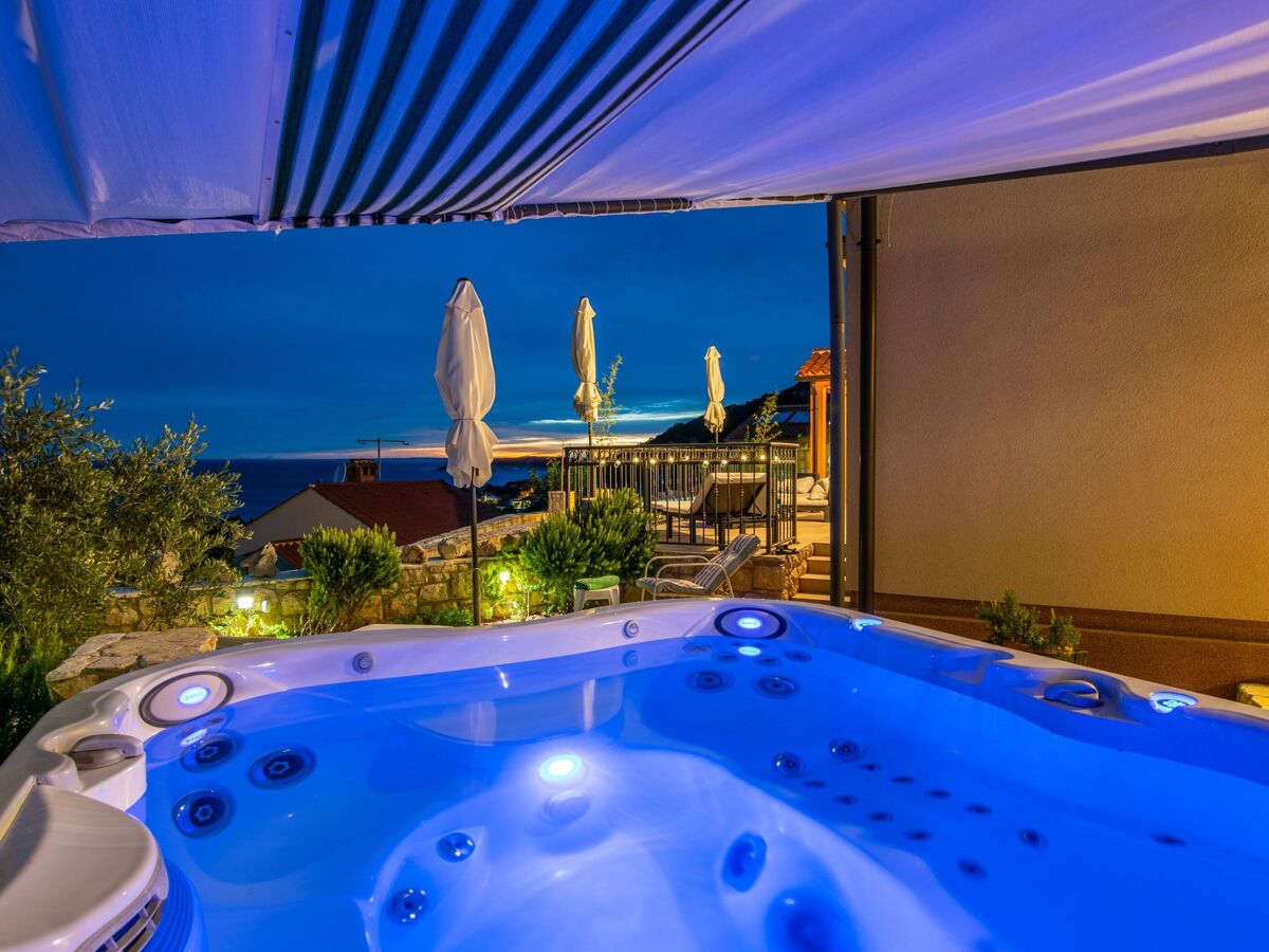 Villa Cres avec vue mer, piscine et Jacuzzi privés - Photo 37