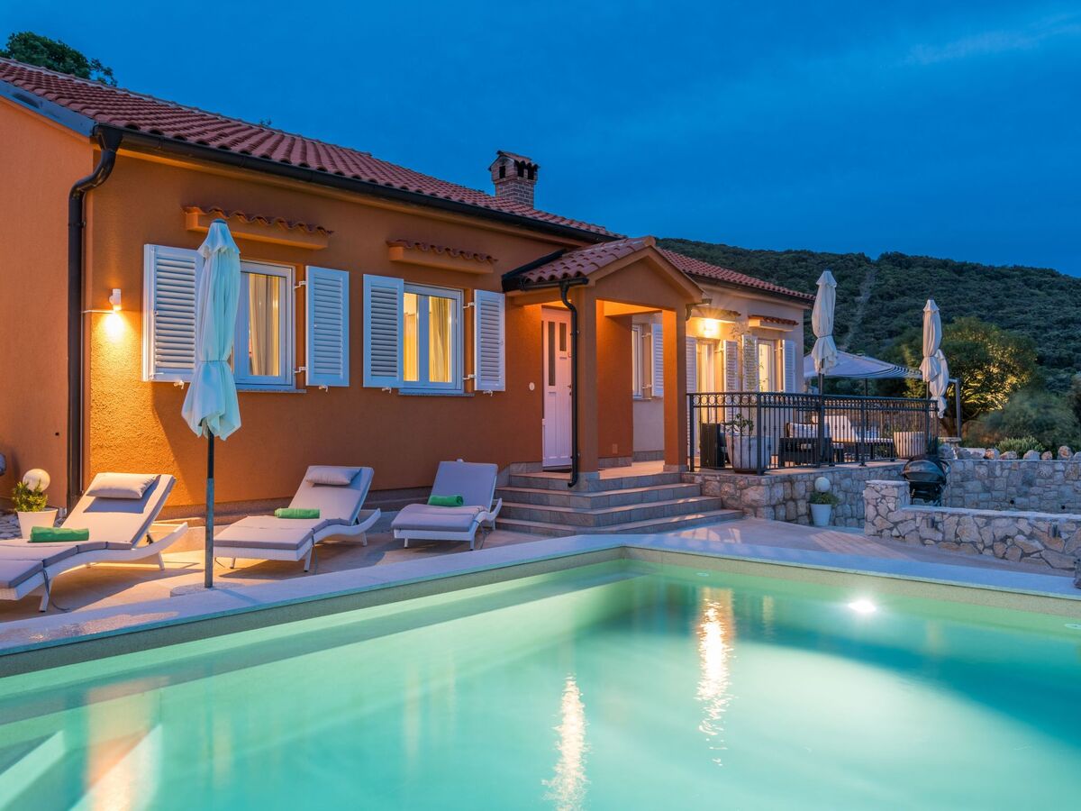 Villa Cres avec vue mer, piscine et Jacuzzi privés - Photo 44