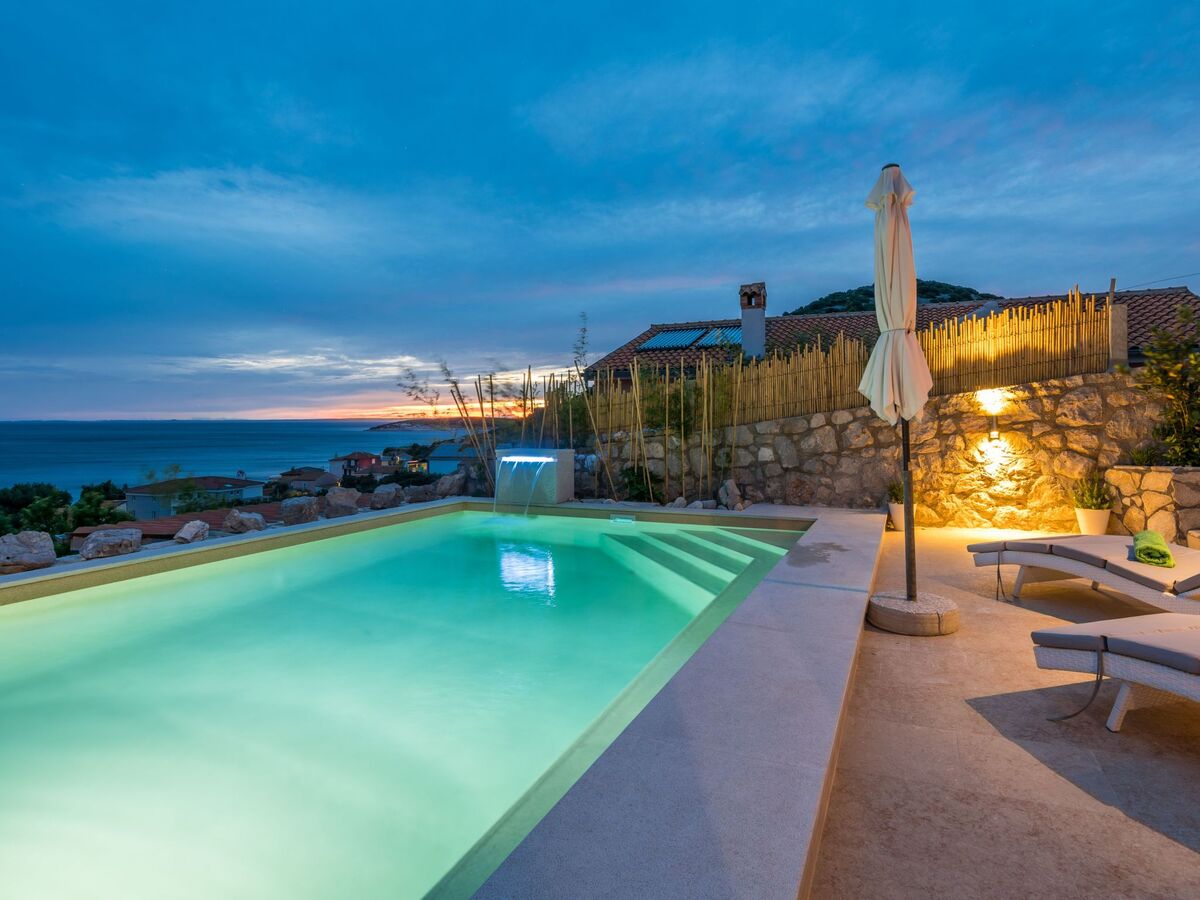 Villa Cres avec vue mer, piscine et Jacuzzi privés - Photo 45