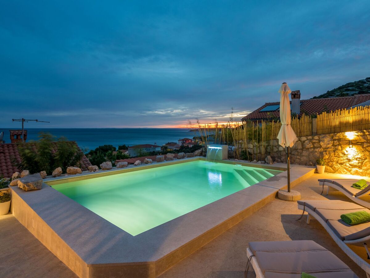 Villa Cres avec vue mer, piscine et Jacuzzi privés - Photo 47