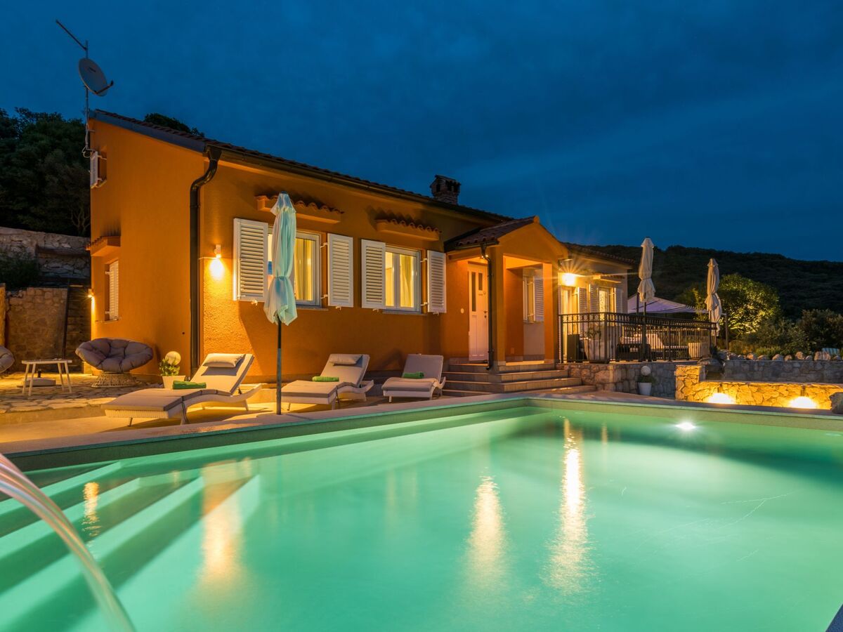 Villa Cres avec vue mer, piscine et Jacuzzi privés - Photo 48