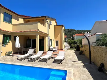 Location maison à Rab Rab