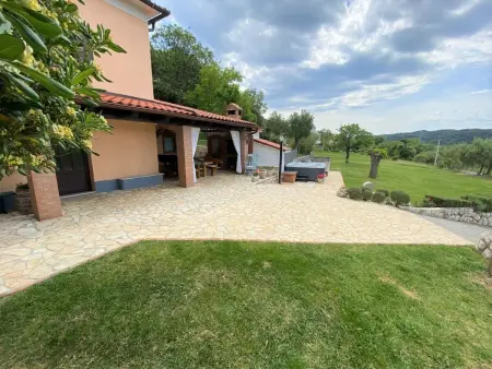 Maison en pierre de 1851 à Supetarska Draga : photo 2