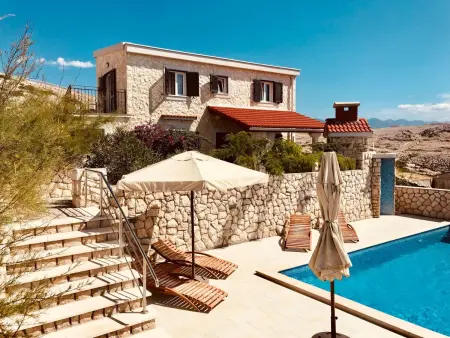 Villa Dražica avec piscine chauffée privée à Pag : photo 2
