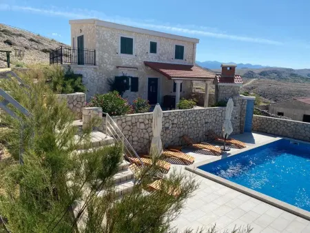 Villa Dražica avec piscine chauffée privée à Pag : photo 3