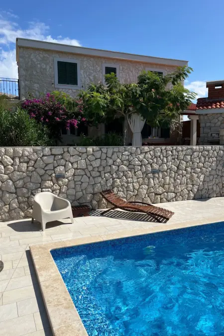 Villa Dražica avec piscine chauffée privée à Pag : photo 48