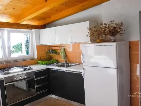 Maison côtière à Zubovići, 20 m de la plage : photo 4