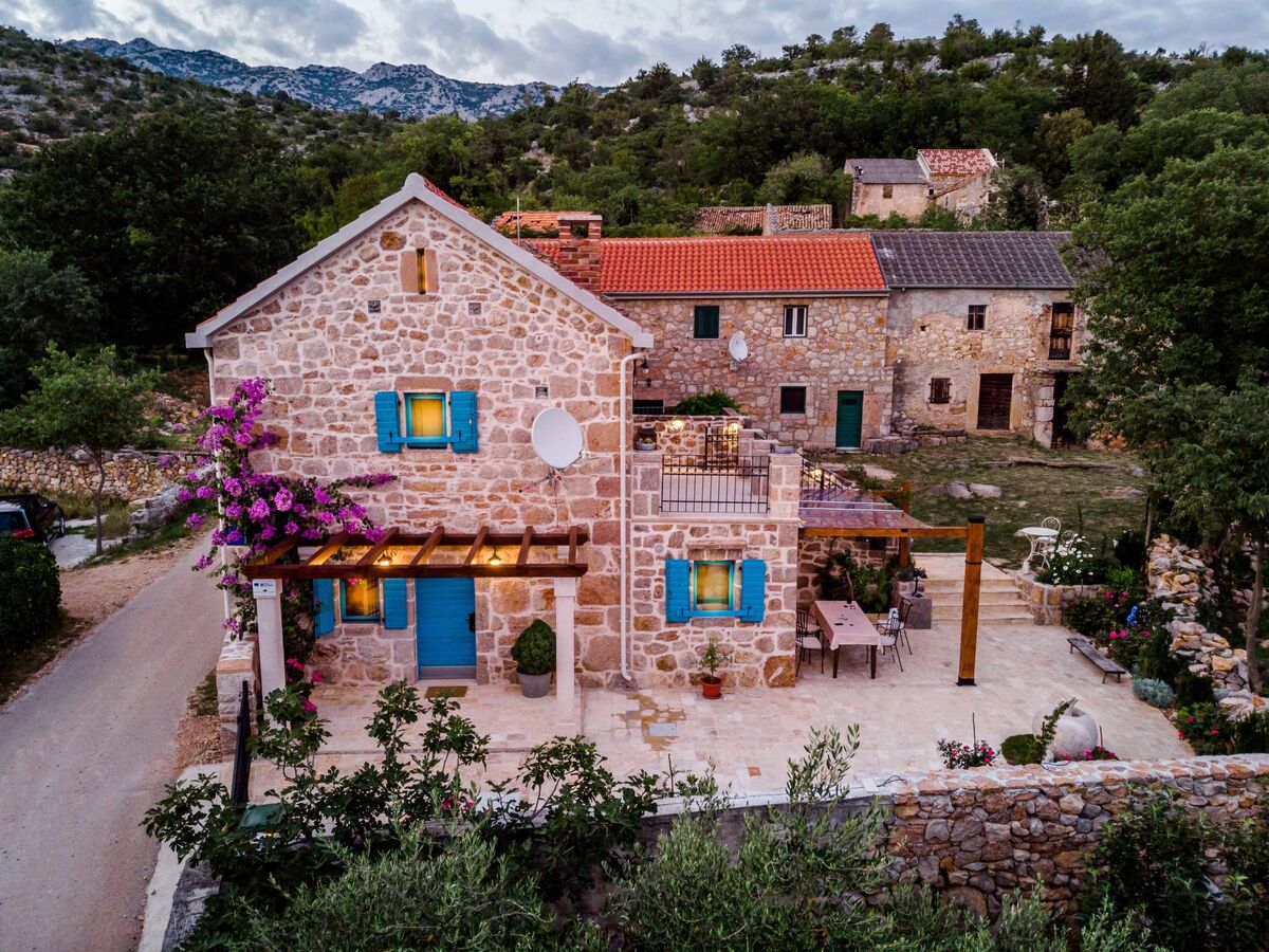 Maison ancienne rénovée Altes Steinhaus Goranova Kuca - Photo 10