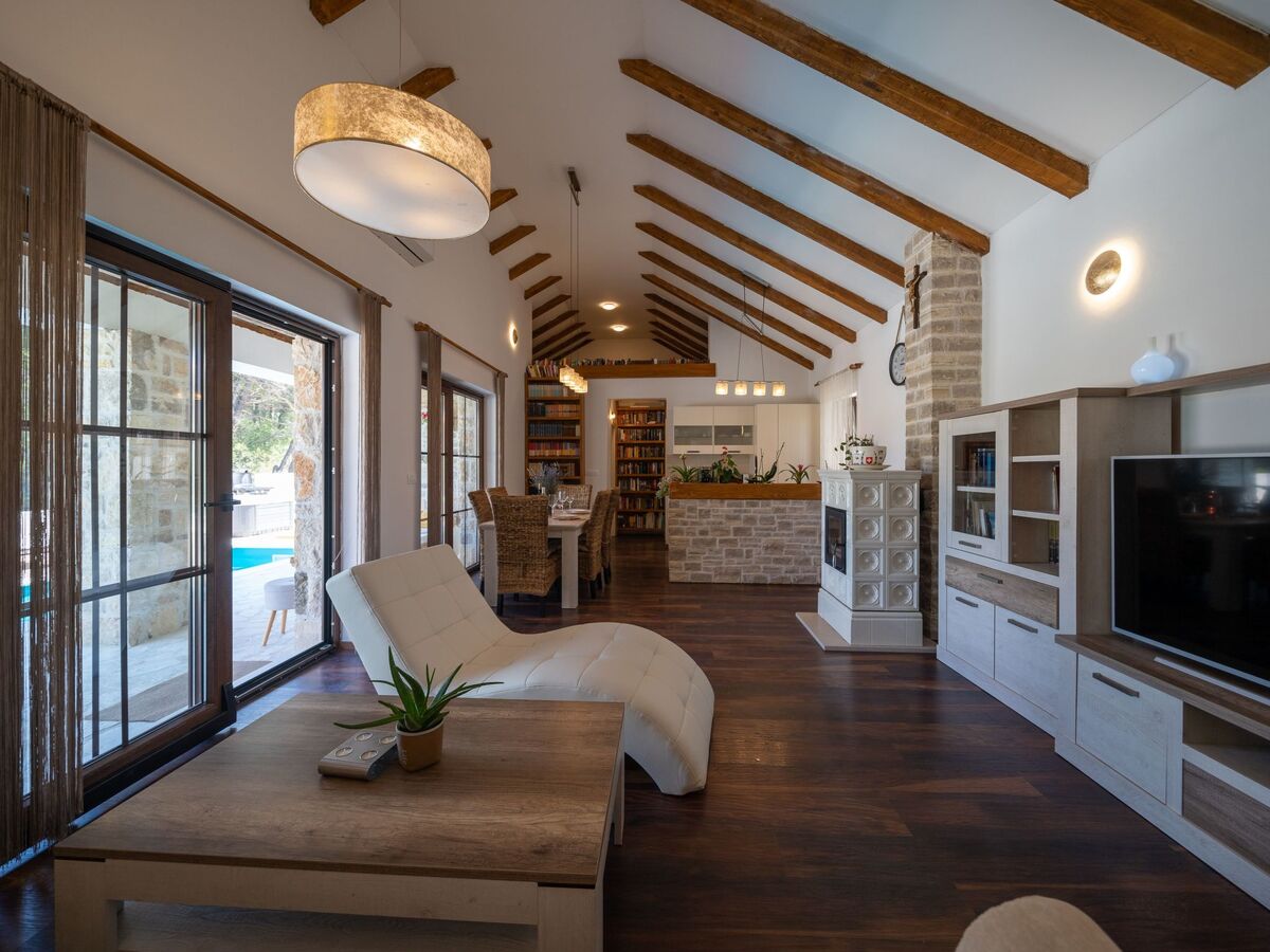 Villa Karla à Pridraga : maison pierre avec piscine - Photo 2
