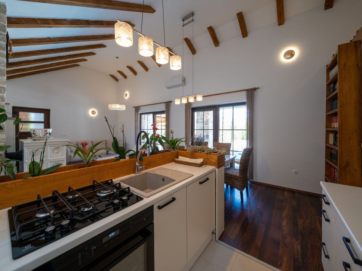 Villa Karla à Pridraga : maison pierre avec piscine - Photo 11
