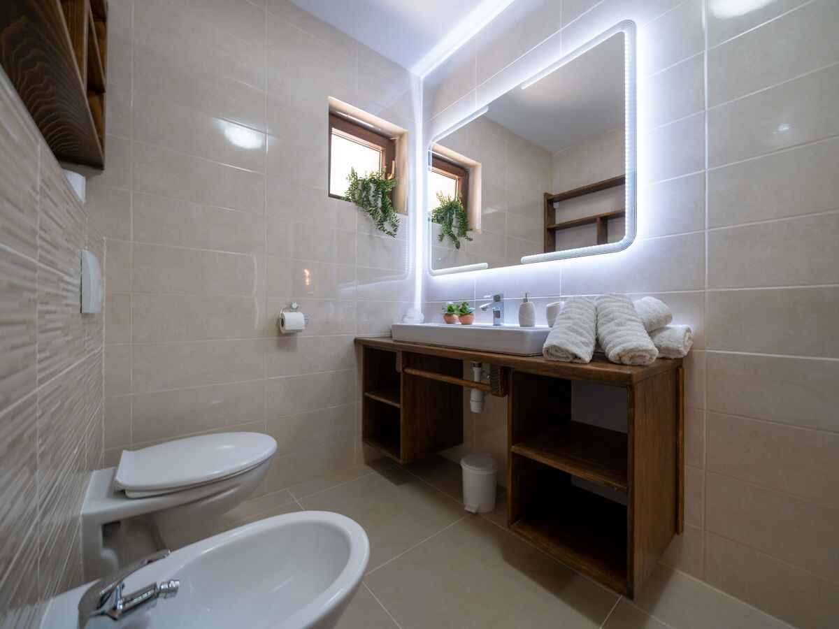 Villa Karla à Pridraga : maison pierre avec piscine - Photo 17