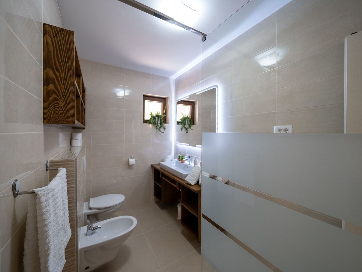 Villa Karla à Pridraga : maison pierre avec piscine - Photo 18
