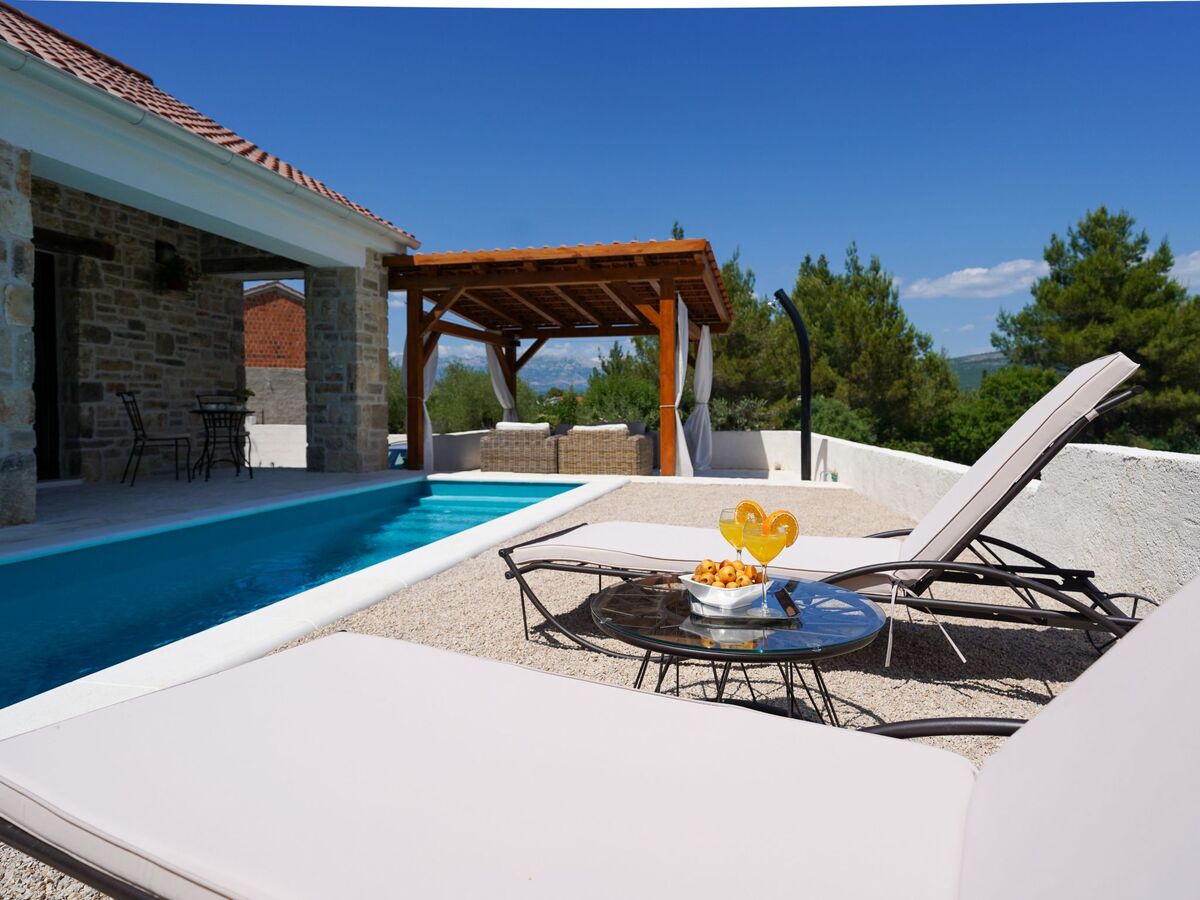 Villa Karla à Pridraga : maison pierre avec piscine - Photo 26