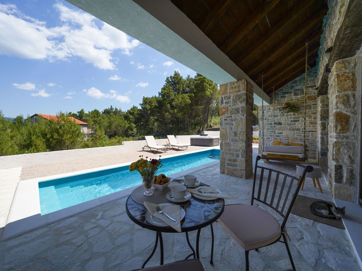 Villa Karla à Pridraga : maison pierre avec piscine - Photo 28
