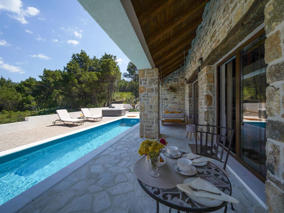 Villa Karla à Pridraga : maison pierre avec piscine - Photo 29