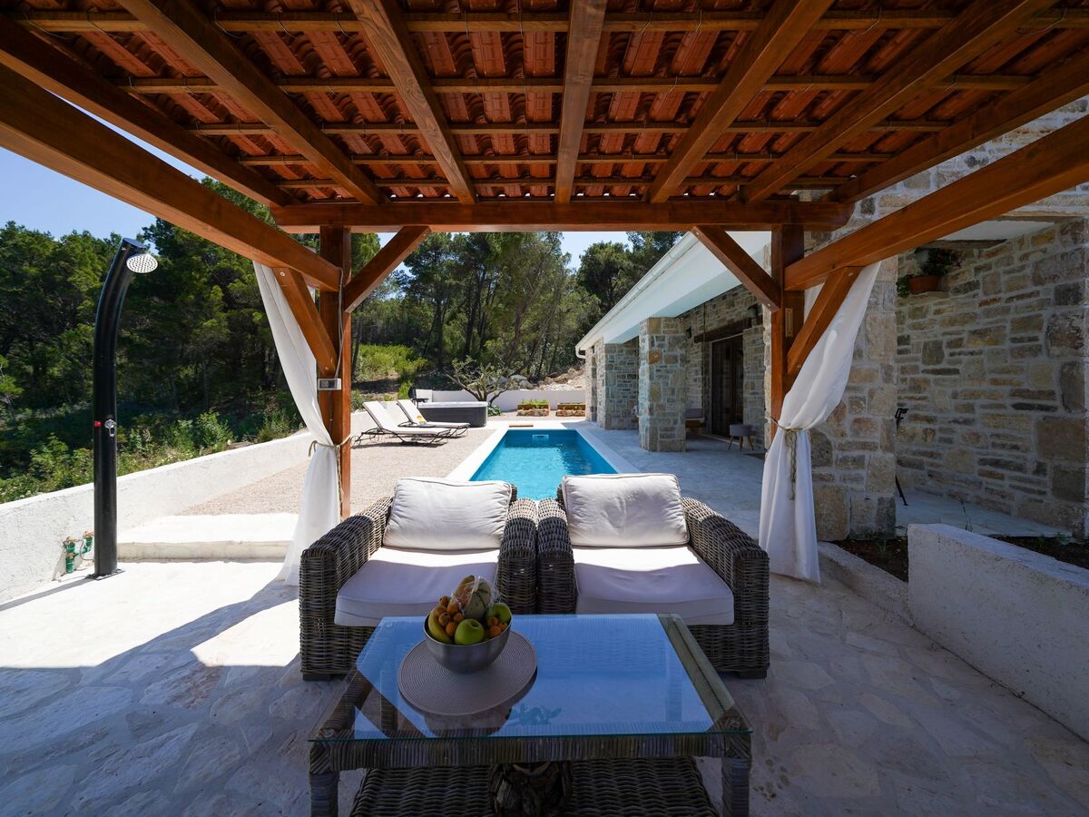 Villa Karla à Pridraga : maison pierre avec piscine - Photo 32
