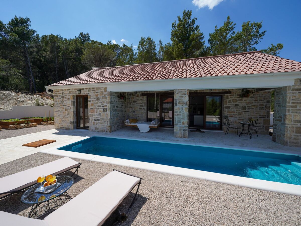 Villa Karla à Pridraga : maison pierre avec piscine - Photo 33