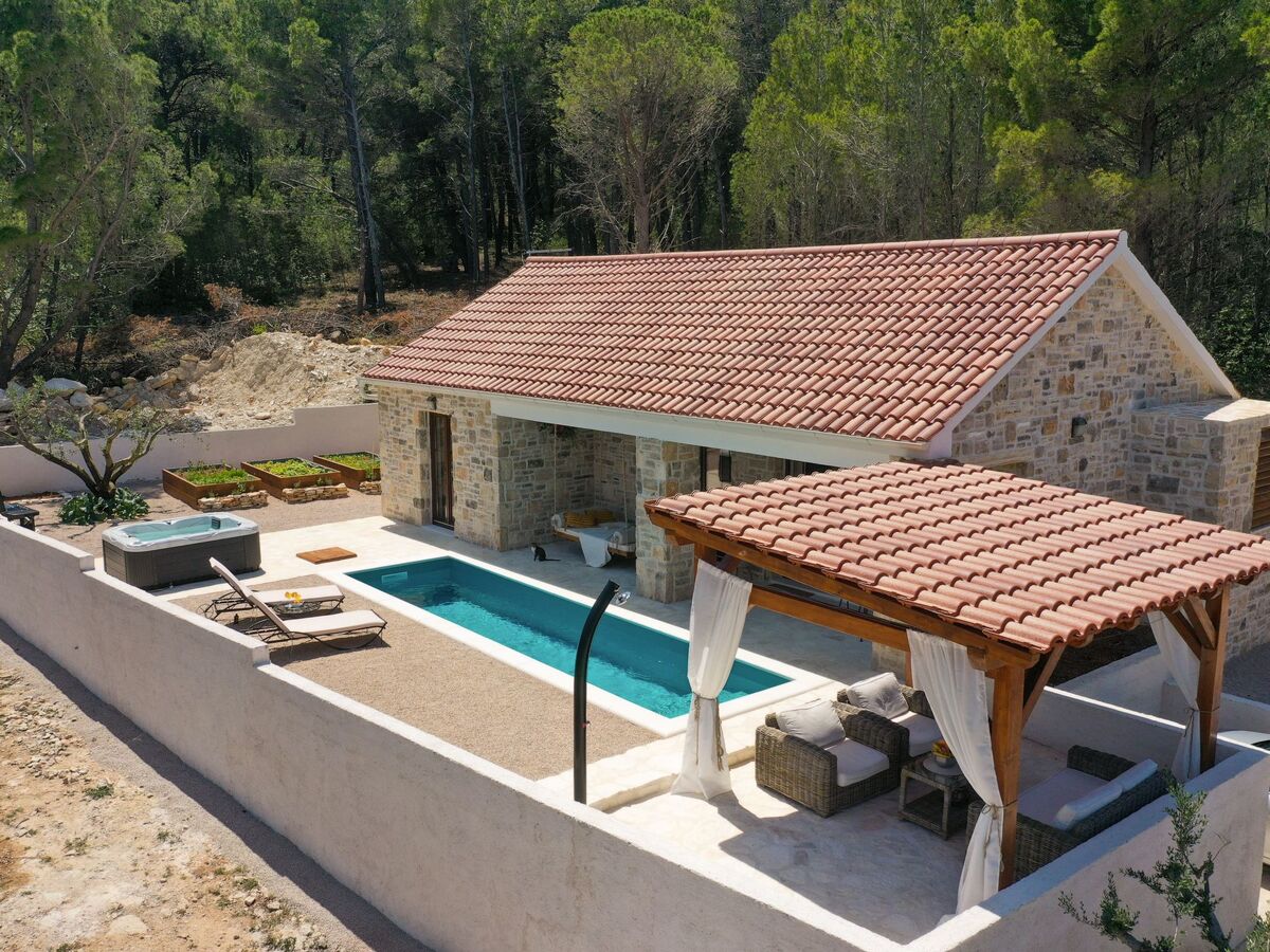 Villa Karla à Pridraga : maison pierre avec piscine - Photo 45
