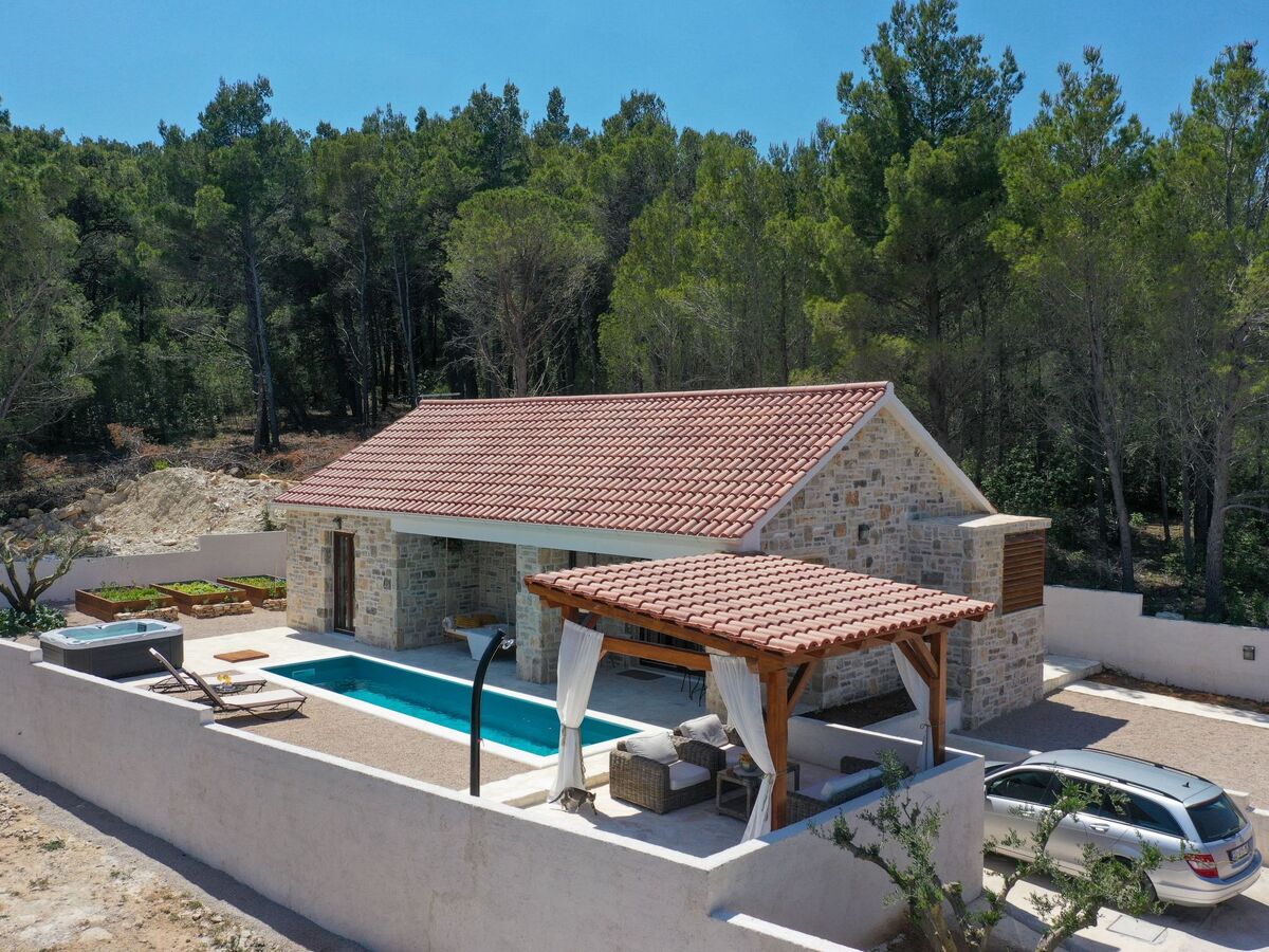 Villa Karla à Pridraga : maison pierre avec piscine - Photo 49