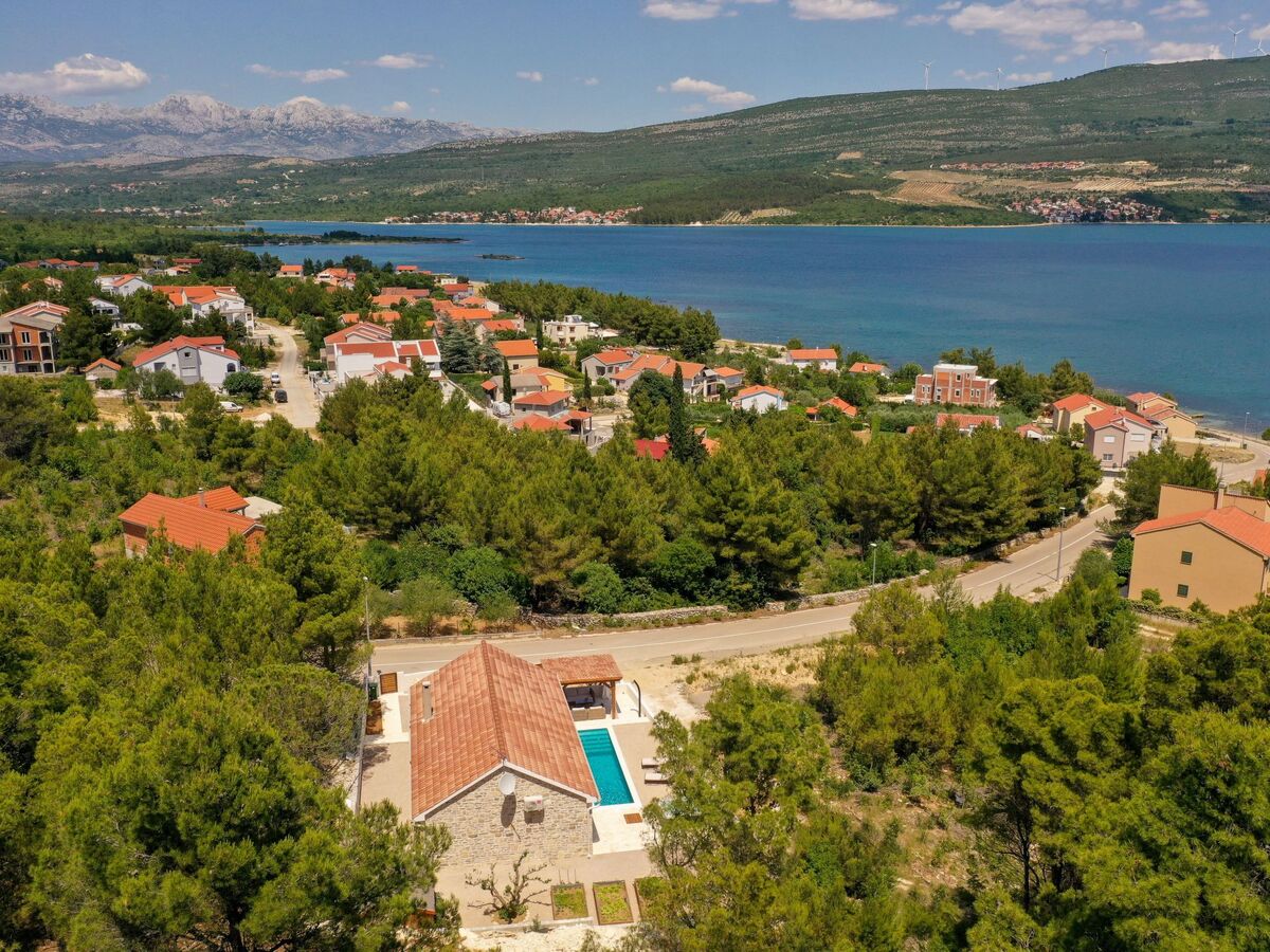 Villa Karla à Pridraga : maison pierre avec piscine - Photo 51