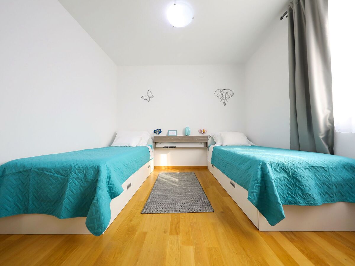 Villa moderne face à la mer à Rovanjska - Photo 15