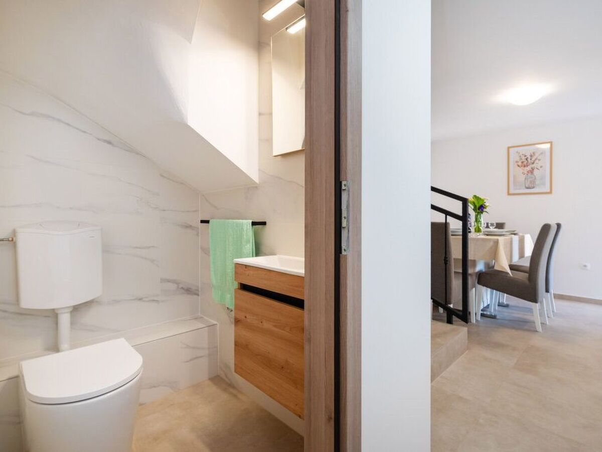 Maison avec jacuzzi privé à Posedarje, 2 km de la mer - Photo 5