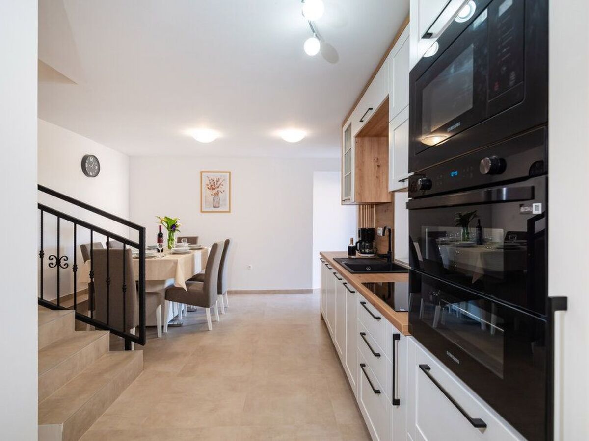 Maison avec jacuzzi privé à Posedarje, 2 km de la mer - Photo 10