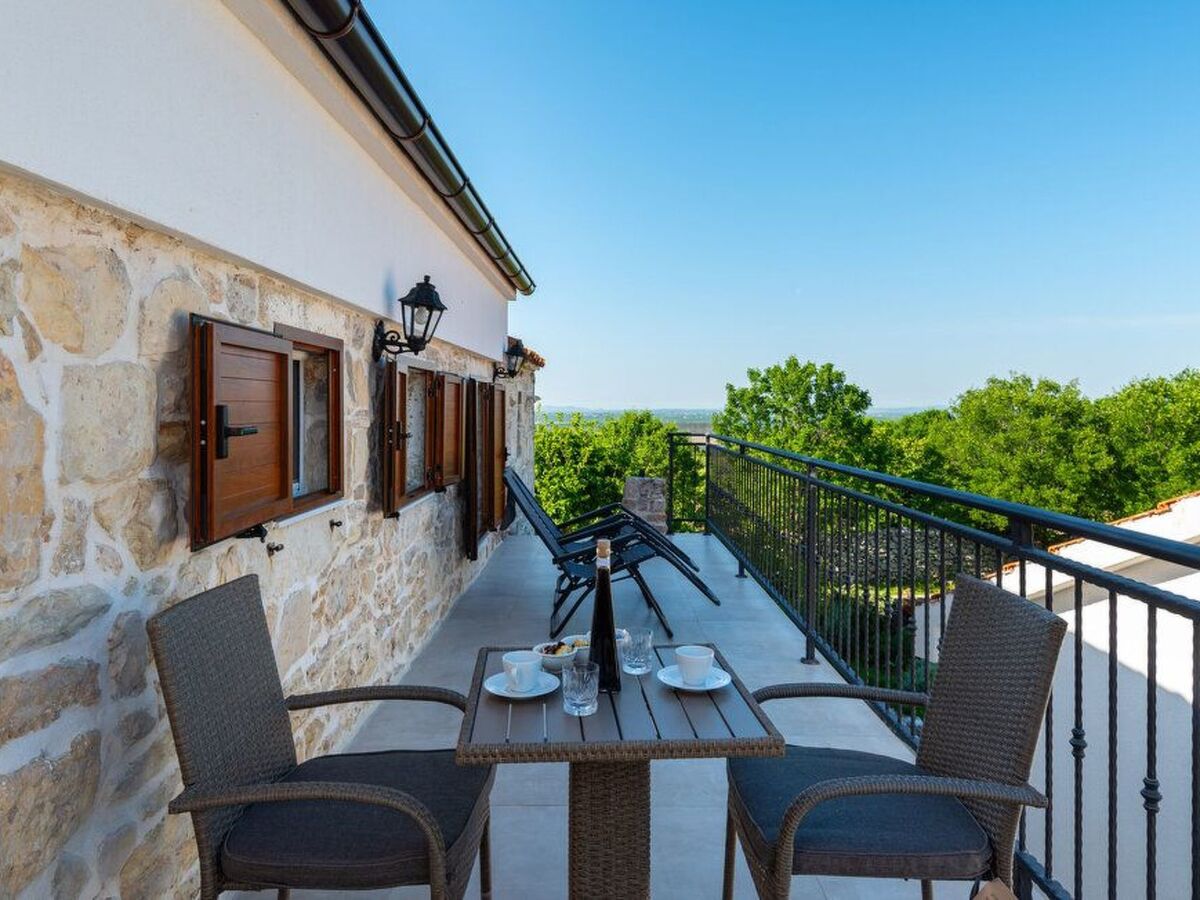 Maison avec jacuzzi privé à Posedarje, 2 km de la mer - Photo 14