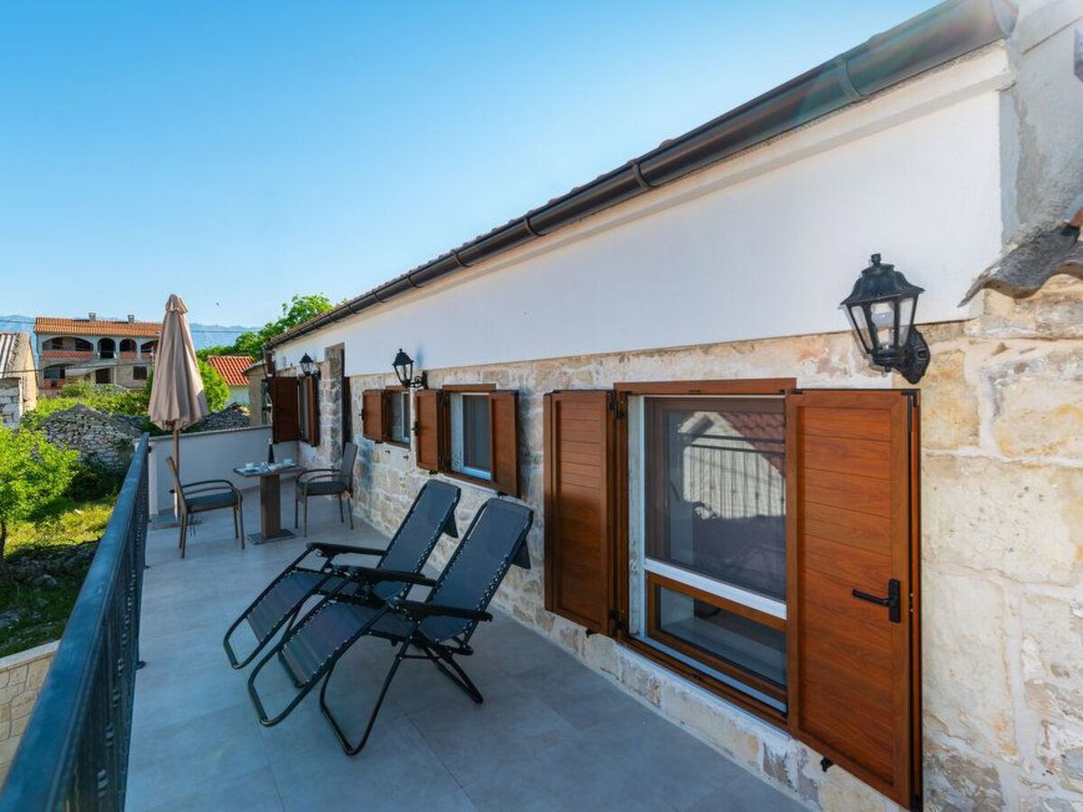 Maison avec jacuzzi privé à Posedarje, 2 km de la mer - Photo 15