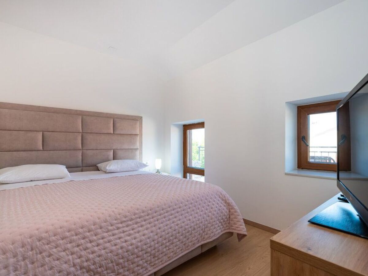 Maison avec jacuzzi privé à Posedarje, 2 km de la mer - Photo 16