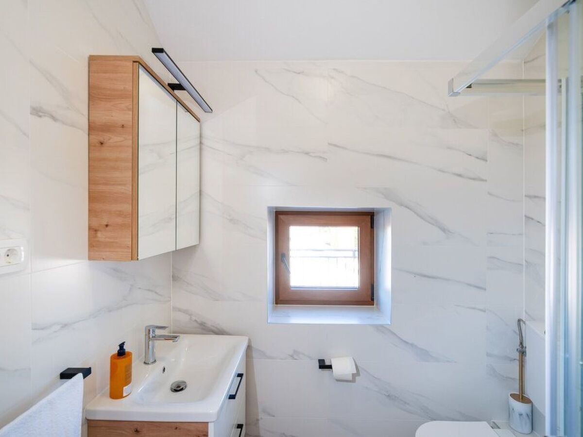 Maison avec jacuzzi privé à Posedarje, 2 km de la mer - Photo 18