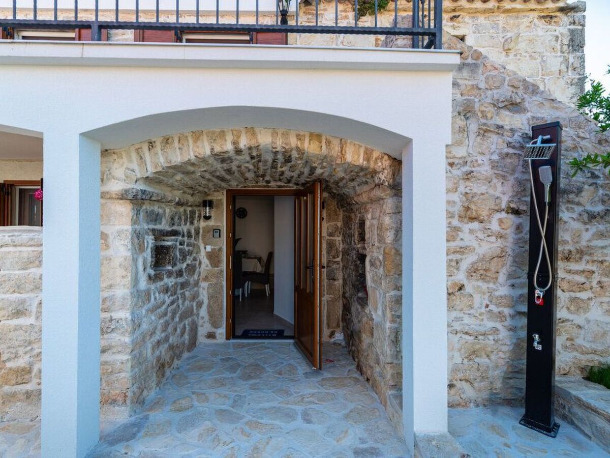 Maison avec jacuzzi privé à Posedarje, 2 km de la mer - Photo 22