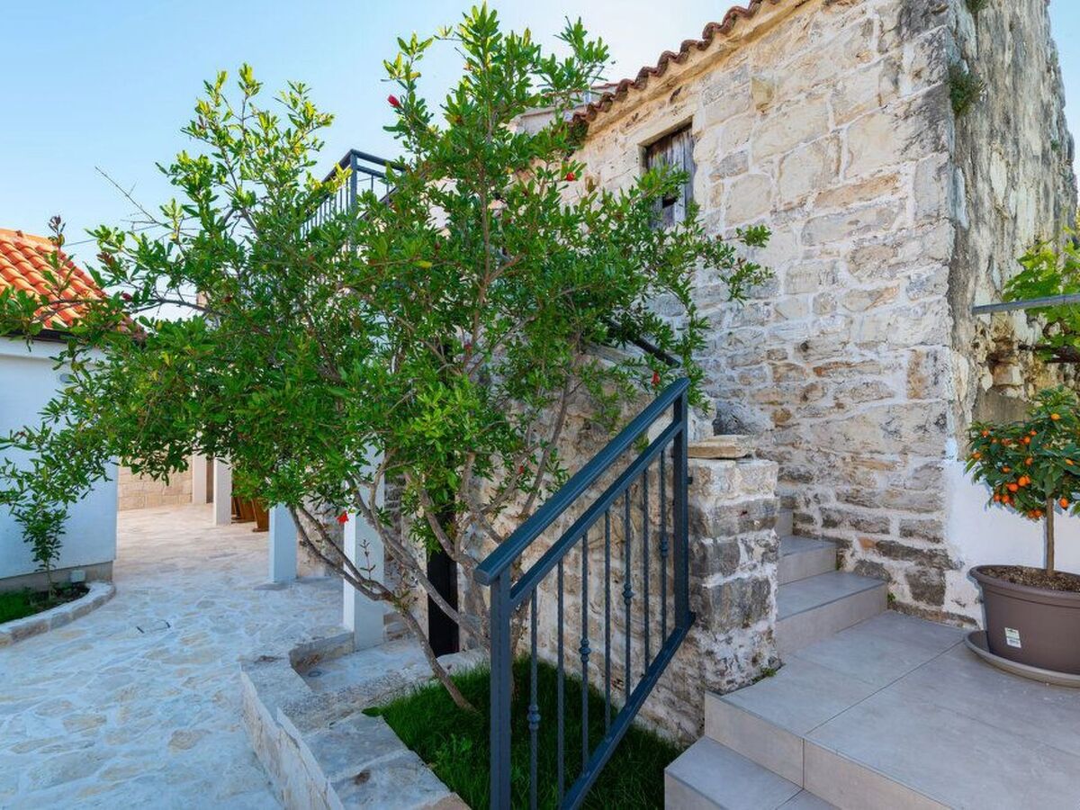 Maison avec jacuzzi privé à Posedarje, 2 km de la mer - Photo 24