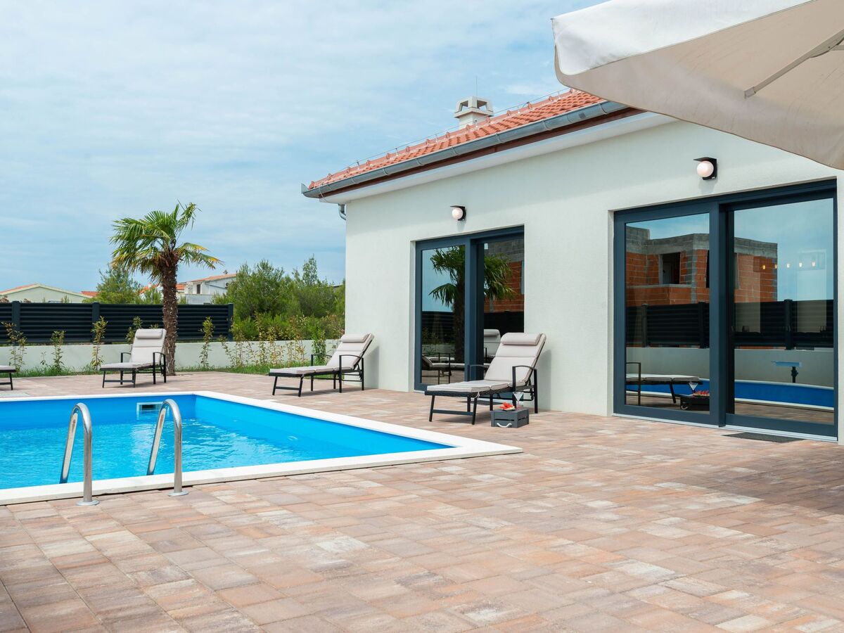 Villa avec piscine chauffée privée à Vrsi - Photo 4