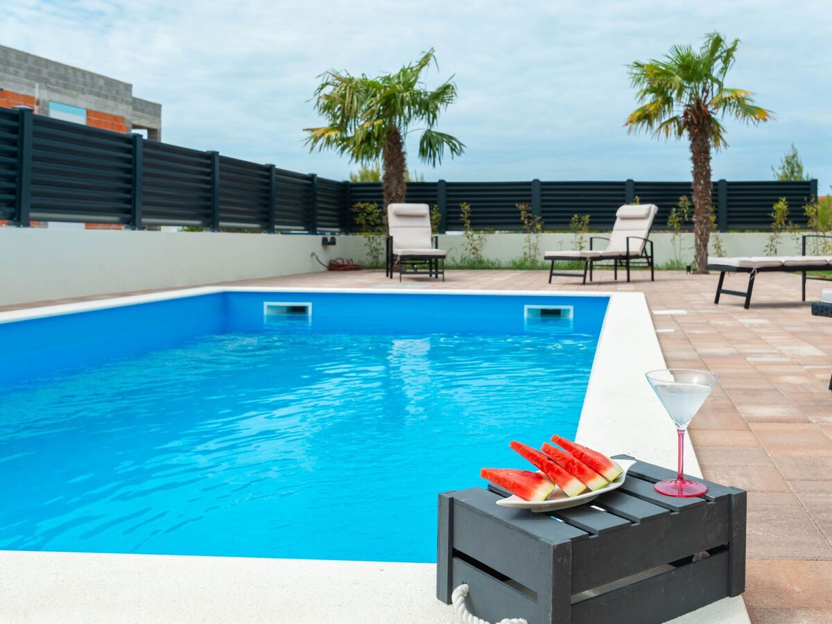 Villa avec piscine chauffée privée à Vrsi - Photo 6