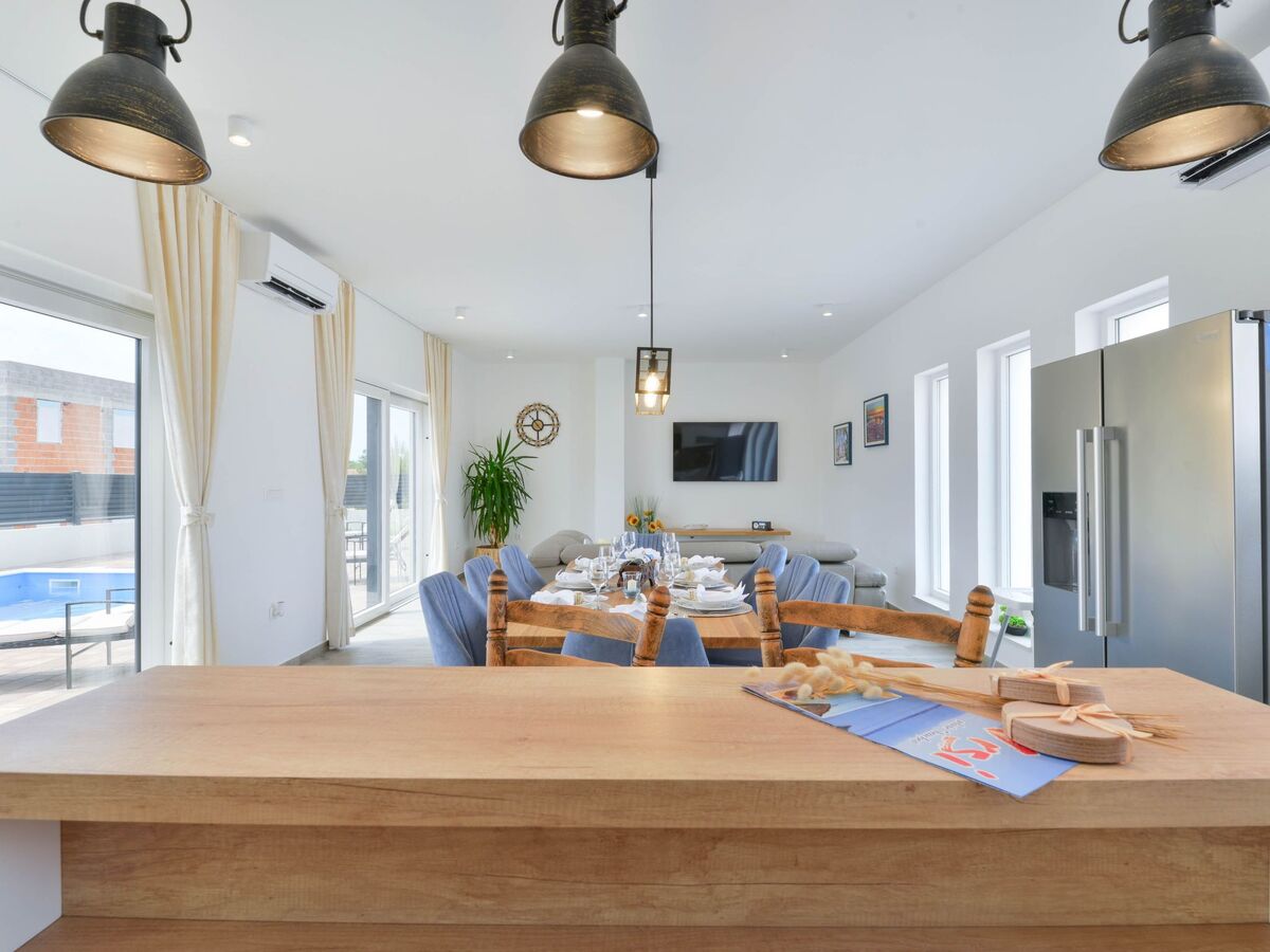 Villa avec piscine chauffée privée à Vrsi - Photo 10
