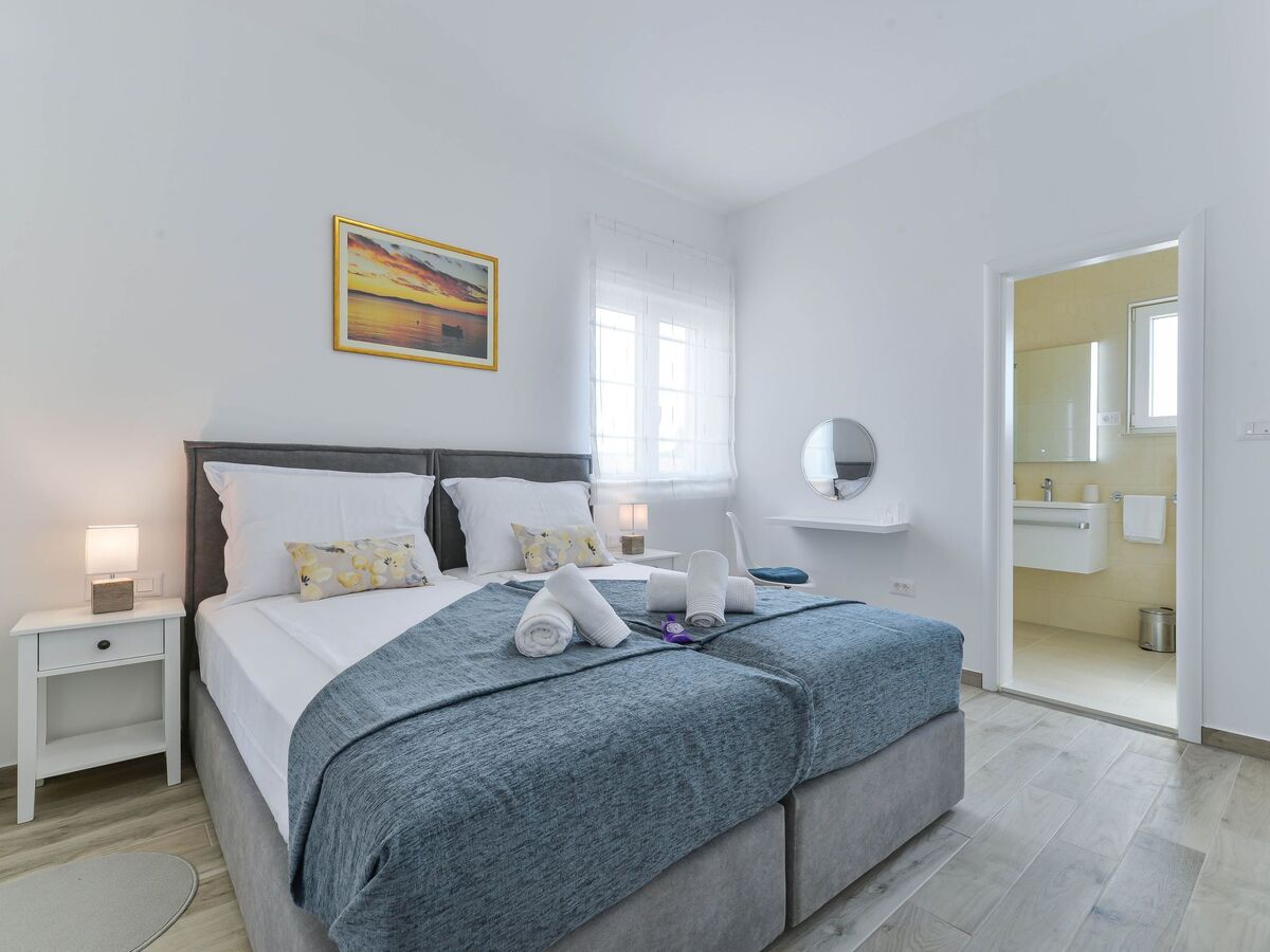Villa avec piscine chauffée privée à Vrsi - Photo 18