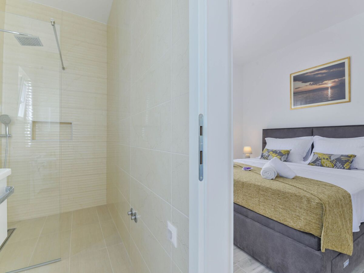 Villa avec piscine chauffée privée à Vrsi - Photo 26