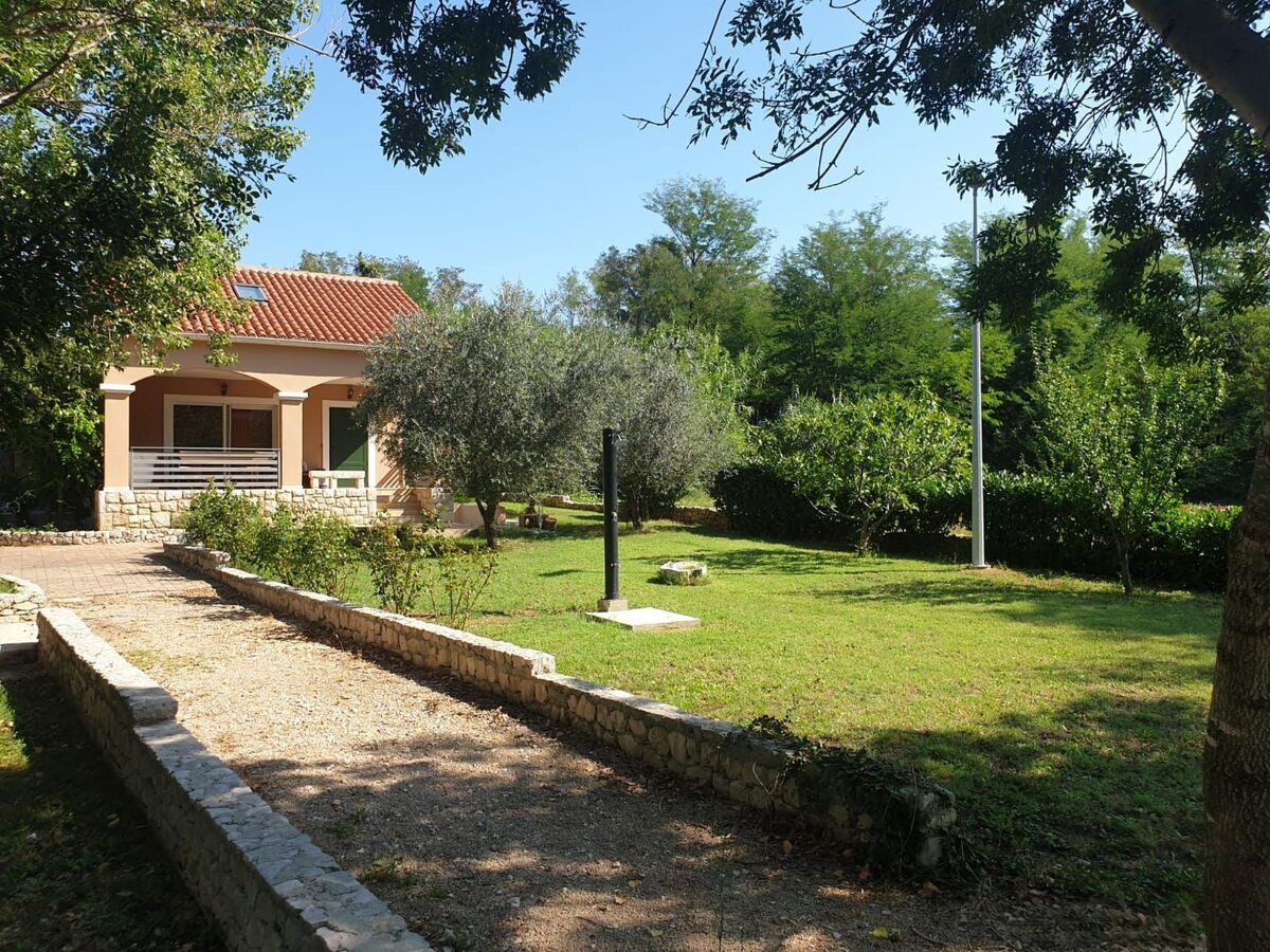 Maison au bord de la rivière Miljašić à Nin - Photo 1