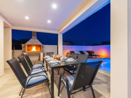 Villa 3 chambres avec piscine chauffée à Privlaka : photo 2