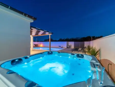 Villa 3 chambres avec piscine chauffée à Privlaka : photo 3