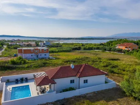 Villa 3 chambres avec piscine chauffée à Privlaka : photo 4