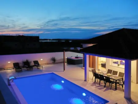 Villa 3 chambres avec piscine chauffée à Privlaka : photo 6