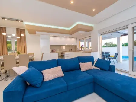 Villa 3 chambres avec piscine chauffée à Privlaka : photo 8