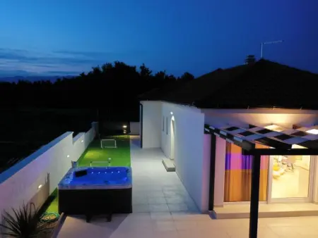 Villa 3 chambres avec piscine chauffée à Privlaka : photo 23